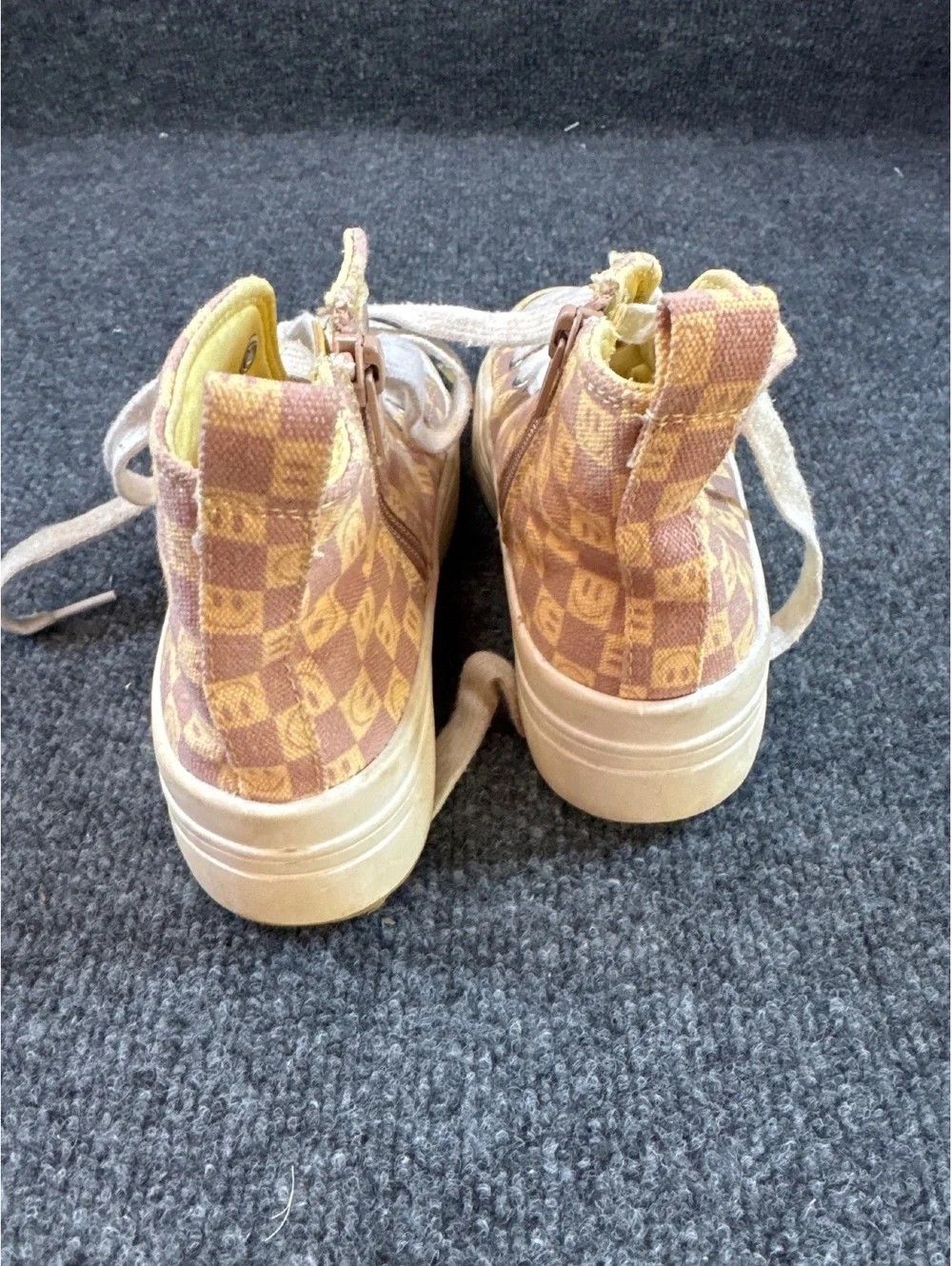 Art Class Kids Size 1 Yellow Pink Checkerboard High Top Sneakers Side Zip Shoes